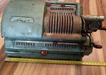 Kalkulator mechaniczny arytmometr maszyna do liczenia zabytek