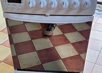 Kuchenka elektryczna 4 pola z piekarnikiem Amica