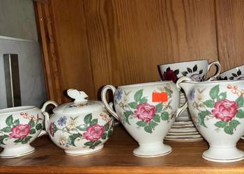 Mlecznik. Wedgwood, Made in England.  z motylkami