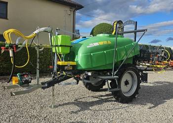 NOWY opryskiwacz polowy KWAS przyczepiany 1600/15 KOŁA 11.2x28 lampy blue