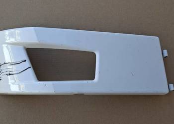 RENAULT GAMA T KRATKA RAMKA HALOGENU PRAWA 82706552