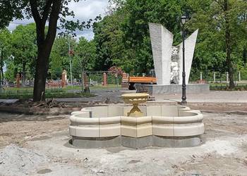 Fontanna z kamienia naturalnego - piaskowiec