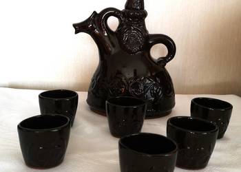 Ceramiczna karafka w kształcie Lajkonika.