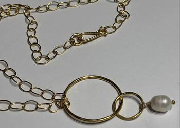 Naszyjnik obręcz z perłą