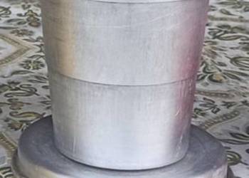 Stary aluminiowy kubek turystyczny, składany