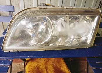 Lampa Volvo V40