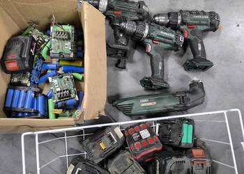 Trzy wkrętarki parkside plus pozostałości po akumulatorach i akumulatory