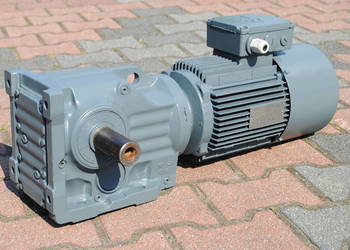 Motoreduktor kątowy 2.2kw 23obr./min. z hamulcem. Firmy SEW