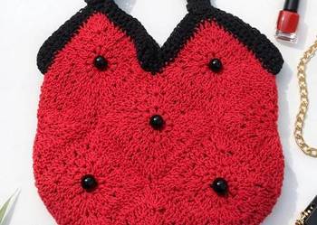 Torba zrobiona z kwadratow na szydelku