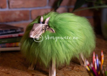 Krzesło, baranek dekoracyjny zielony