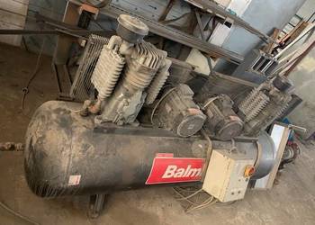 Sprężarka, kompresor  powietrza 500 l. Dwuagregatowa.