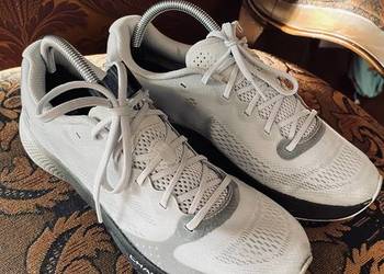 Sportowe UNDER ARMOUR - Rozmiar 41