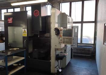 HAAS UMC 750 (2014) 5-osiowe uniwersalne centrum obróbcze CNC
