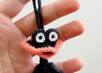 Śmieszna kaczka wykonana na szydełku, brelok, zawieszka