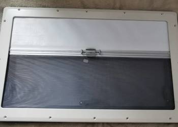 Okno Dometic z roletą i moskitiera D-Lux Black Line kamper camper