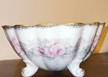 Patera, falista krawędź, kanelowana, złocona. Biała porcel