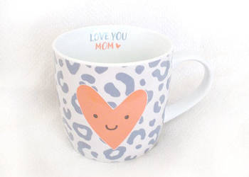 nowy kubek love you mom, kubek dla mamy, fajny pomysł na prezent dla mamy