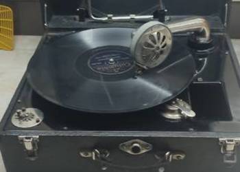 Patefon z lat 30