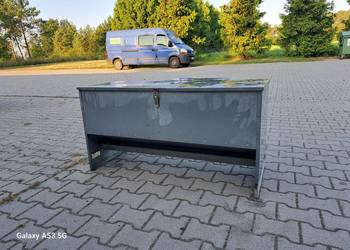 Karmidła dla gęsi , kaczek , perlic , kur , bażantów  na wolnym wybiegu