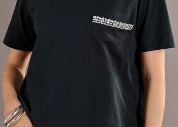 czarny t-shirt z ozdobną kieszonką Sinsay