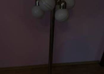 Lampa podłogowa