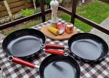 Zestaw patelni Stalowych z drewnianą rączką