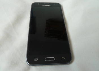 Na części Samsung Galaxy J 5, 2016 r., czarny