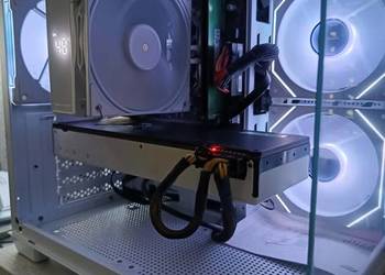 | Gamingowy PC | Vega 64 | Ryzen 5 2600X | 16GB RAM | WIN 11 |