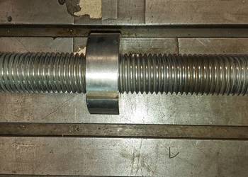 Śruba trapezowa 35x250 z nakrętką