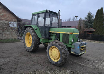 Ciągnik JOHN DEERE 3030, 4x4 (6-cyl., 89 KM)