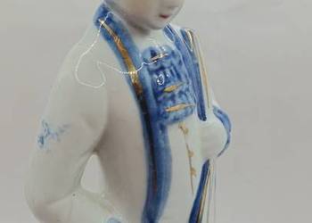 Figurka porcelanowa mężczyzna z lutnią