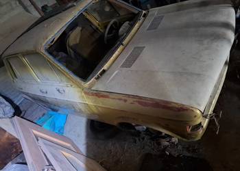 ZASTAVA 1100 maska przód