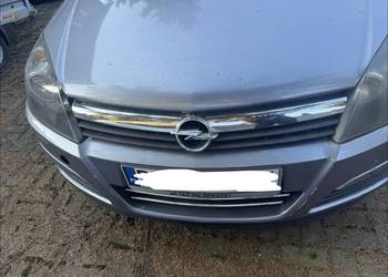 Zderzak przód  Opel Astra H