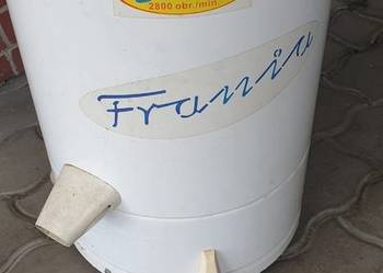 wirówka do wypranych ubrań