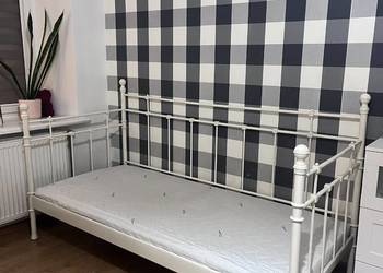 Łóżko wraz z materacem