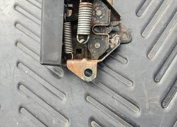 Zamek maski Mazda Premacy I lift