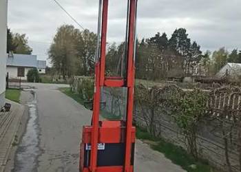 Paleciak Wózek paletowy z masztem