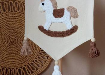 Makatka proporczyk konik na biegunach Makatka proporczyk konik na biegunach