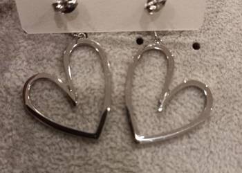 Kolczyki serca pochyłe