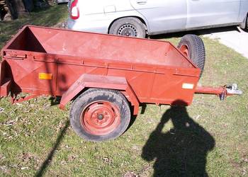 PRZYCZEPKA SAMOCHODOWA. MOCNA I PORZĄDNIE WYKONANA. NOWE OPONY.