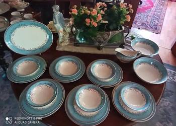 Serwis obiadowy, dla 6 osób.  Błękitno- złoty.   Elegancki, złocony.  Z pas Serwis obiadowy, dla 6 osób.  Błękitno- złoty.   Elegancki, złocony.  Z pas