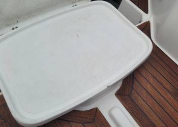 Stolik kokpitowy z laminatu biały