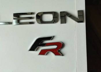 Emblemat znaczek napis Seat III  oryginalny LEON FR 2012-2020
