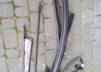 Listwa drzwi przod lewa Renault Megane 3 Listwa drzwi przod lewa Renault Megane 3