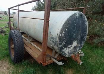 Beczka na wodę ocynk  2500l na podwoziu