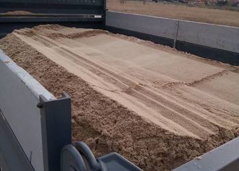 Piach,kruszywo,ziemia siana/ transport wywrotką 3t