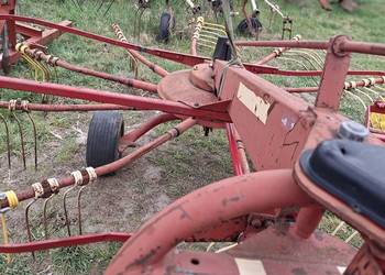 Zgrabiarka karuzelowa