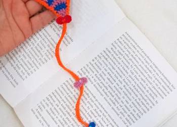 Latawiec wykonany na szydełku zakładka do książki