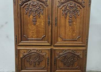 Ładna rzeźbiona francuska komoda Ludwikowska 
StanWysoka komoda ludwikowska