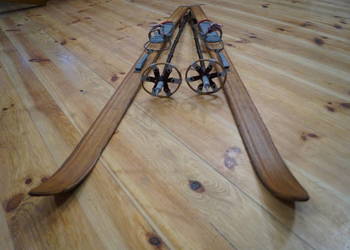 Stare narty jesionowe 180 cm z kijkami